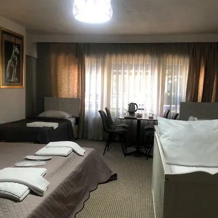 Lizzia Butik 3*