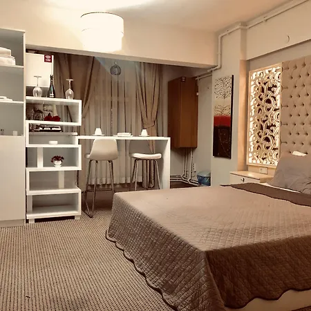 Lizzia Butik מלון