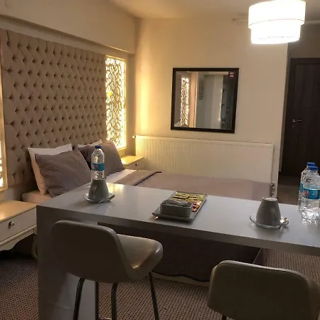 Lızzıa Butik Otel 3*